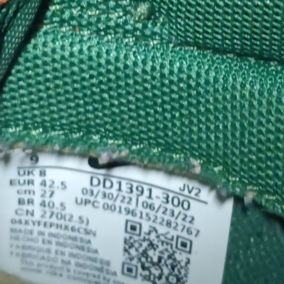 Nike Dunk Low "Miami Hurricanes" 10.5W / 9M - Picture 7 of 11